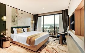 April Hotel